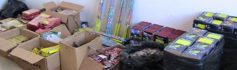 الشرطة تضبط أكثر من 700 عبوة من الألعاب النارية في الخليل