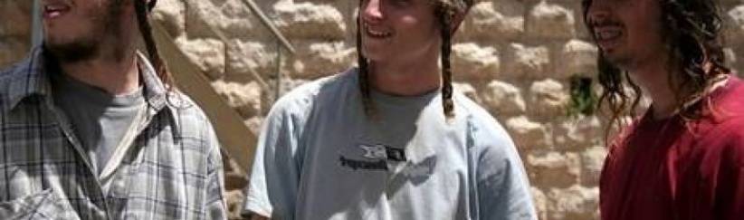 مستوطنون يصيبون سيدة مقدسية بجراح