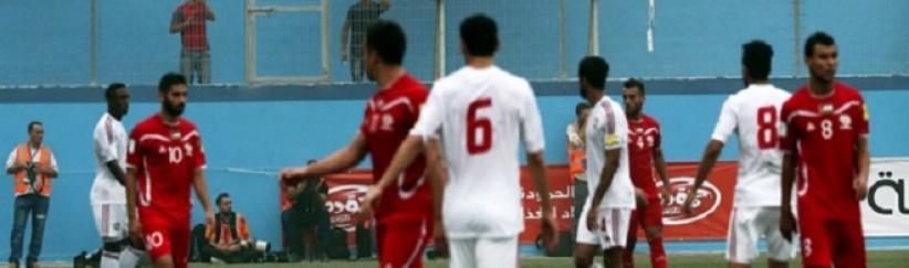 تقرير: لاعبون في منتخب الإمارات دخنوا الأرجيلة قبل مباراة فلسطين