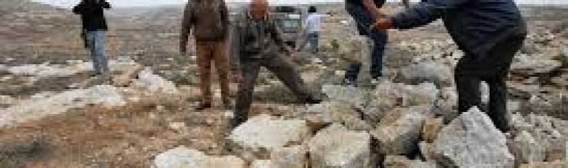 مستوطنون يعتدون بالضرب على شاب بنابلس