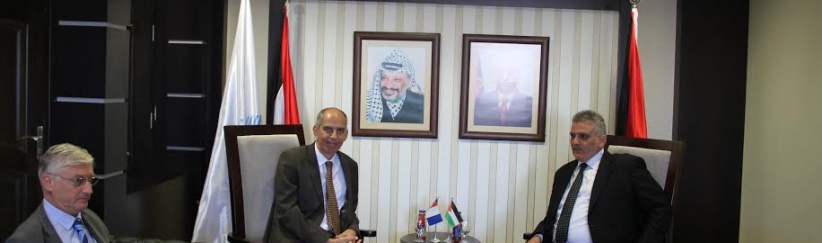 رئيس سلطة المياه يطلع القنصل الفرنسي على التطورات في قطاع المياه