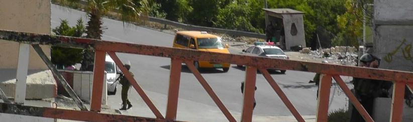الإحتلال ينصب حاجزاً ويدقق في بطاقات المواطنين جنوب طوباس