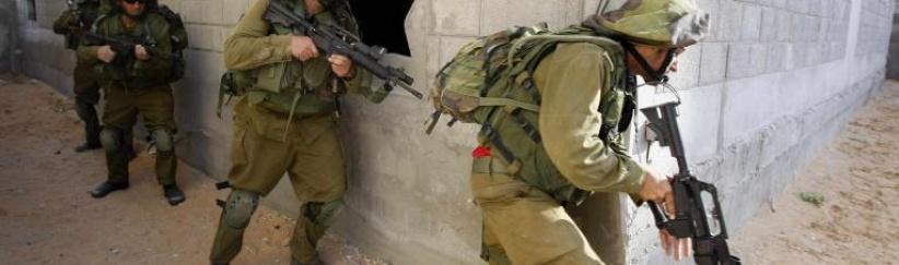 الإحتلال يعتقل مواطناً ونجله بحجة العثور على سلاح