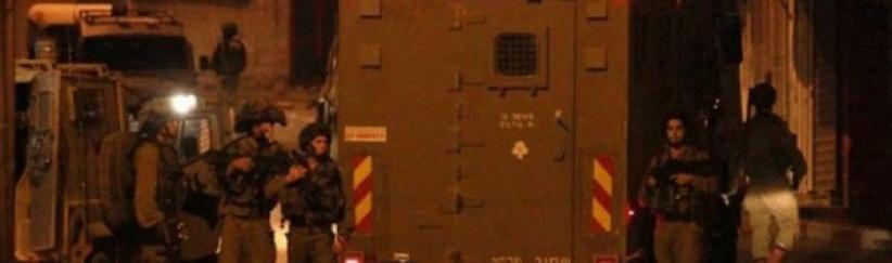  الإحتلال يداهم منازل في إذنا وبيت أمر وينصب حواجز