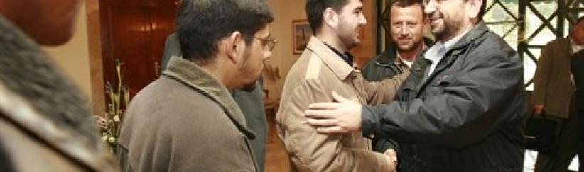 وفد حماس يصل طهران لبحث العلاقات الثنائية