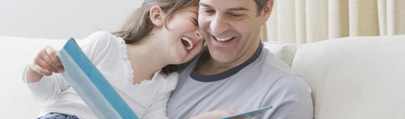 هل يعلم طفلك أنك تحبه؟ تعلَّم كيف تتحدث لغات الحب الـ5 مع أبنائك