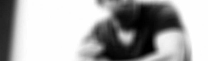 ممثل شهير في المستشفى بعد تعرّضه لحادثٍ مروّع على دراجته النارية