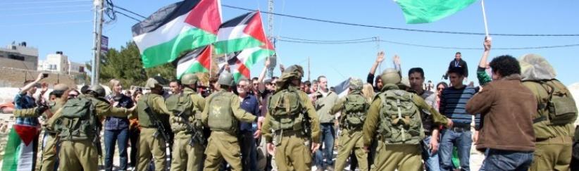 الاحتلال يقمع مسيرة 