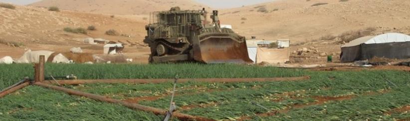 جرافات الاحتلال تدمر طرق زراعية وخطوط مياه في طوباس