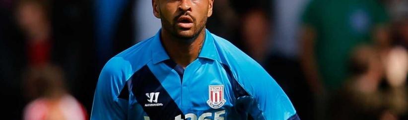 وفاة مدافع ستوك سيتي السابق عن 25 عاما