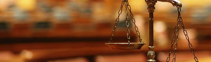 توقيف محامي والنقابة تطالب باستقالة الحكومة