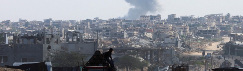 الاحتلال يواصل عمليات نسف منازل في حي الزيتون ويشن غارات على خان يونس