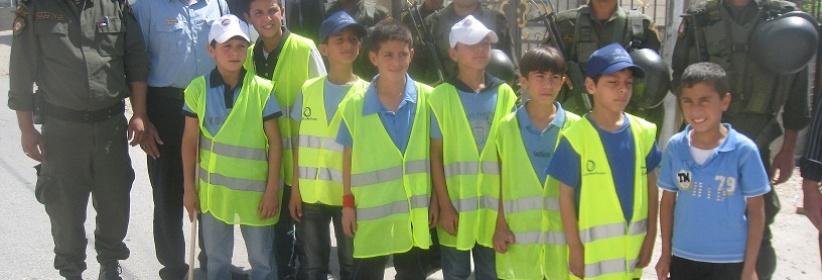 قوات الأمن الوطني تشارك الشرطة بفعاليات اليوم الرابع لأسبوع المرور العربي في بيت لحم