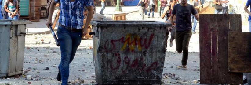 مصر : الأمن يفض اعتصامي الإخوان وأنباء عن وقوع قتلى