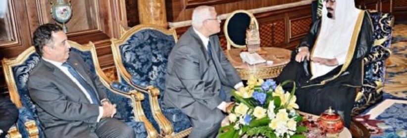 خادم الحرمين يؤكد الوقوف مع مصر ضد 