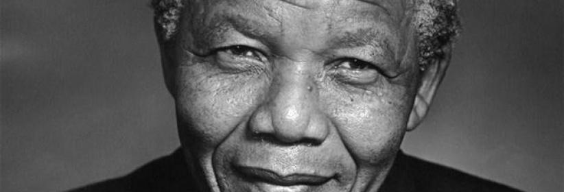 الرئيس يأمر بتنكيس الأعلام ويعلن الحداد على وفاة مانديلا