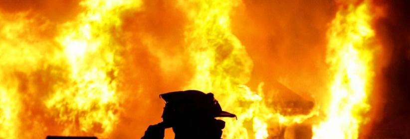 يوم أمس : اصابة 3 اطفال بحريق منزلهم بخانيونس