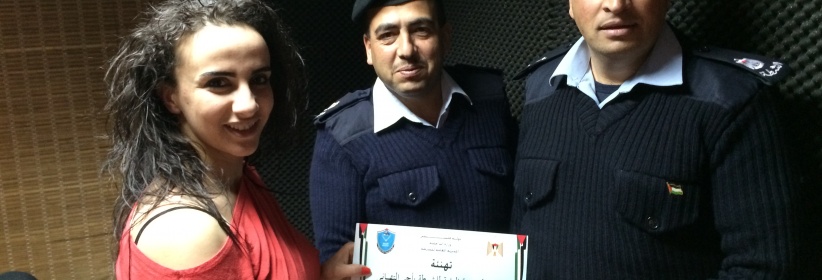 شرطة بيت لحم تكرم الزميلة الصحفية 