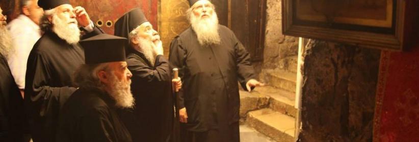 بالصور: غبطة البطريرك ثيوفيلوس الثالث بطريرك يتفقد كنيسة المهد بعد الحادث