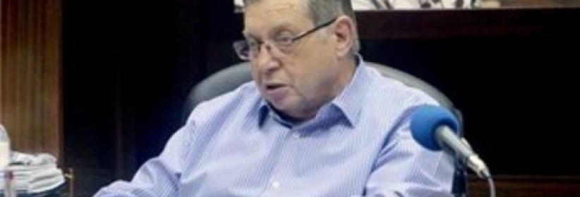 القاء قنبلتين على بلدية نابلس والموظفون يعلقون الدوام