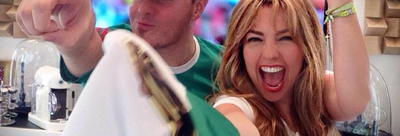 مطربة شهيرة تطلب الزواج من حارس المكسيك