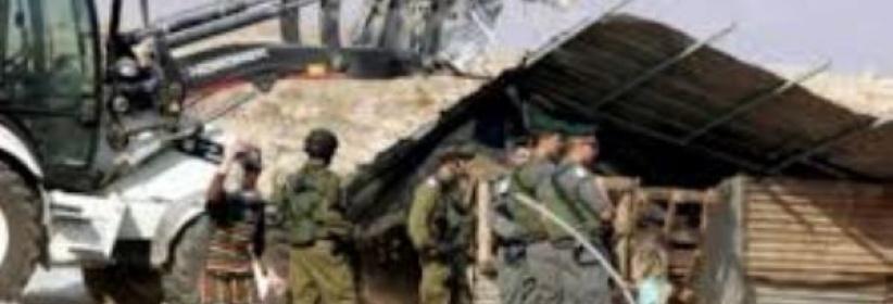 بيت لحم: الاحتلال يخطر بهدم 'بركس' وإيقاف البناء بثلاثة منازل