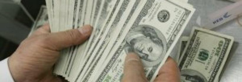 تسليم 5 الاف دولار لكل عائلة شهيد في غزة