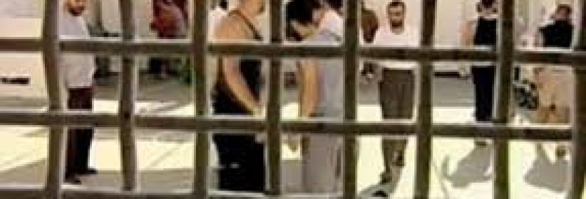 محاكم الاحتلال تمدد اعتقال 53 أسيرًا