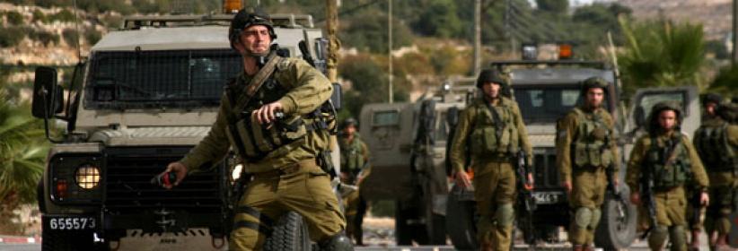 القاضية ديفيس: 