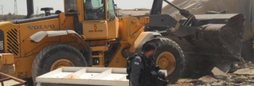 الاحتلال يخطر بهدم بركس جنوب بيت لحم