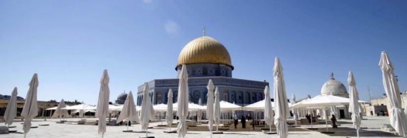 مبادرة نسائية لتنظيف ساحات المسجد الأقصى