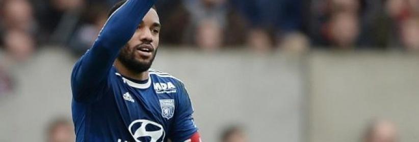 هداف الدوري الفرنسي يريد البقاء في ليون