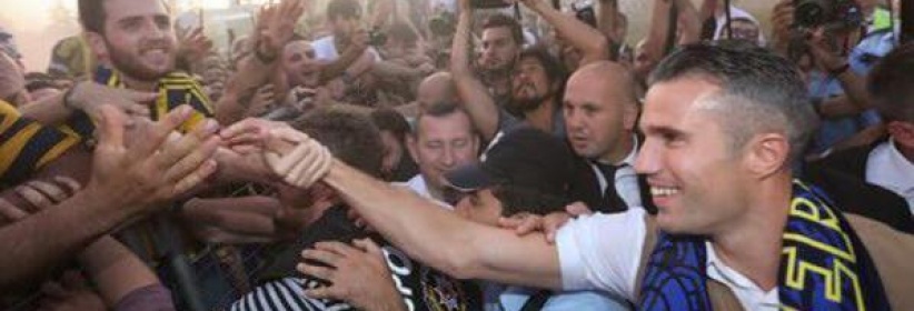 فان بيرسي: فان غال لم يكن عادلا معي