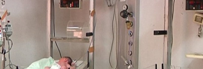 أسير يرزق بمولودين من نطف مهربة