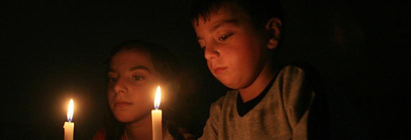 انقطاع خطي كهرباء رئيسيين عن غزة