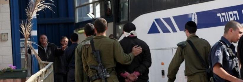 الافراج عن أسيرين احدهما امضى 12 عاما والاخر 11 عاما