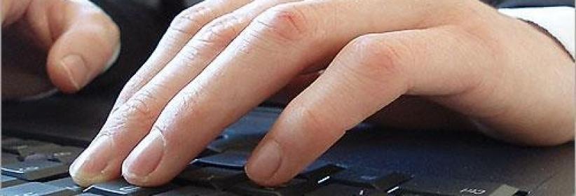 جريمة ابتزاز مالي عبر الفيسبوك والشرطة تلقي القبض عليه ” تفاصيل “