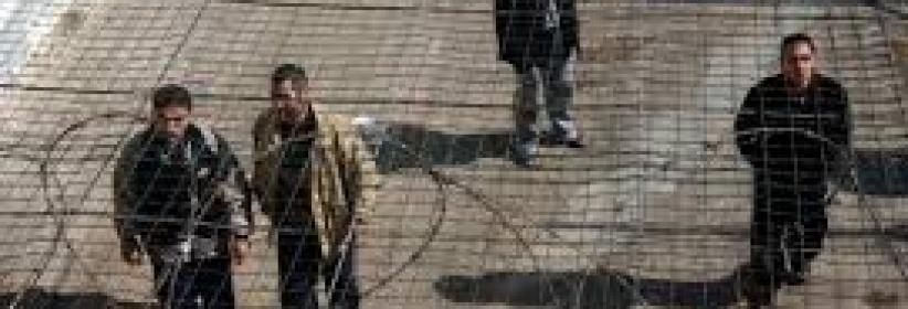 سبعة أسرى إداريون يواصلون الإضراب وتهديدات بتوسيع نطاقه