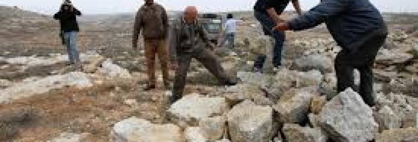 مستوطنون يعتدون بالضرب على شاب بنابلس