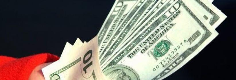 الدولار يعود للهبوط