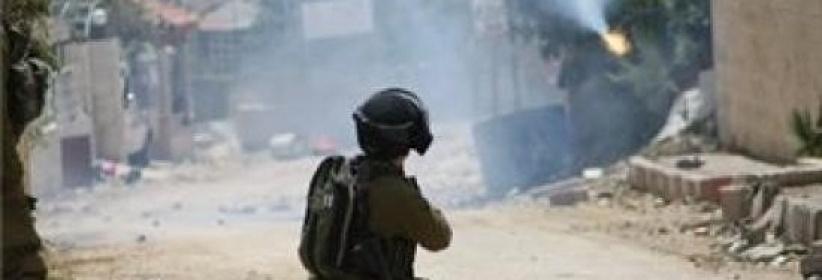 اصابات بالاختناق خلال مواجهات في مخيم العروب شمال الخليل