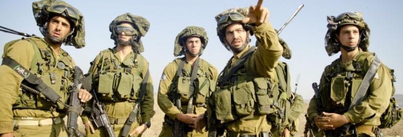 الاحتلال يداهم منازل منفذي عملية 