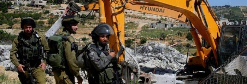 الاحتلال يهدم 4 منشآت وكراجا لتصليح المركبات في برطعة بجنين