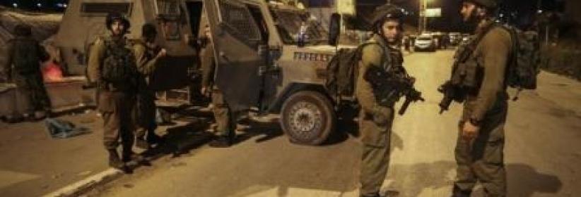 الاعلام العبري : سيارة فلسطينية حاولت دهس مجموعة من جنود الاحتلال قرب “حلميش”