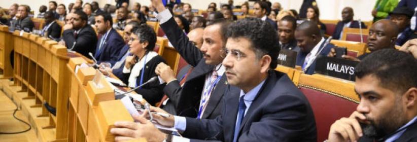 بالفيديو: رئيس مجلس الأمة الكويتي لوفد اسرائيلي: اخرجوا يا قتلة الأطفال