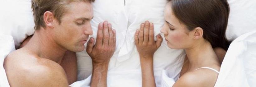 12 فرق في النوم ما بين المرأة والرجل