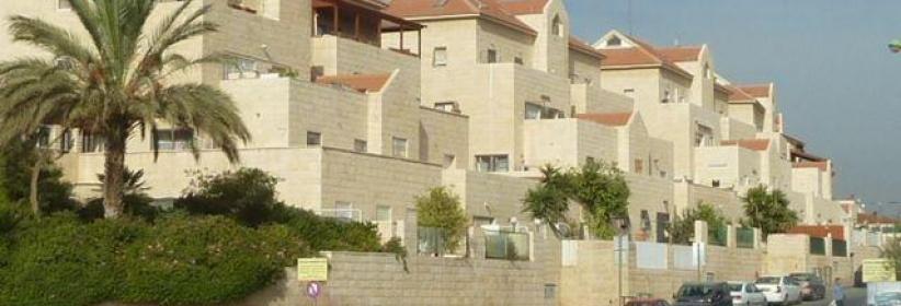 الخليل- تجميد بناء 31 وحدة استيطانية في المحطة القديمة