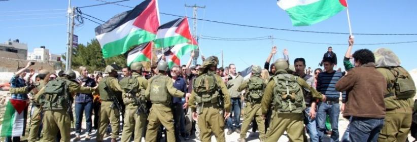 الاحتلال يقمع مسيرة 