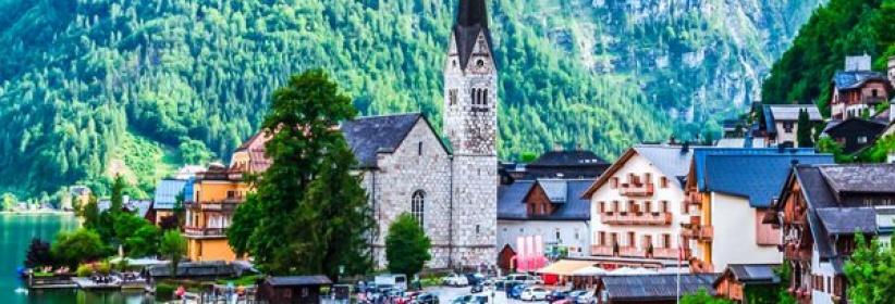 بالصور.. بحيرة هالشتاتر سي جنة الله على الأرض