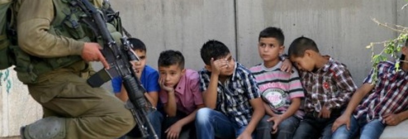 سلطات الاحتلال تعتدي بالضرب على ثلاثة أطفال شرق قلقيلية